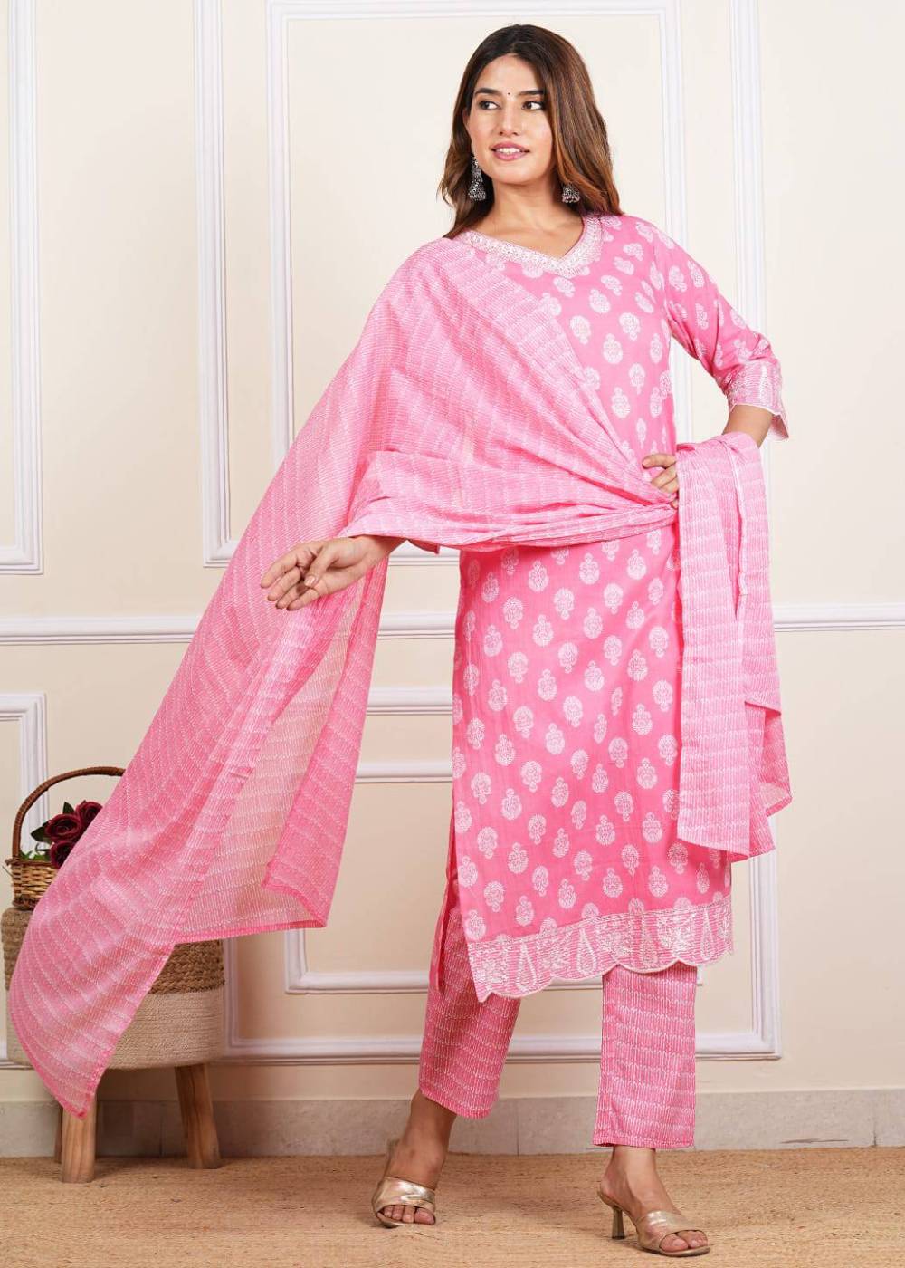 Women's Chic Pink Floral Kurta Set