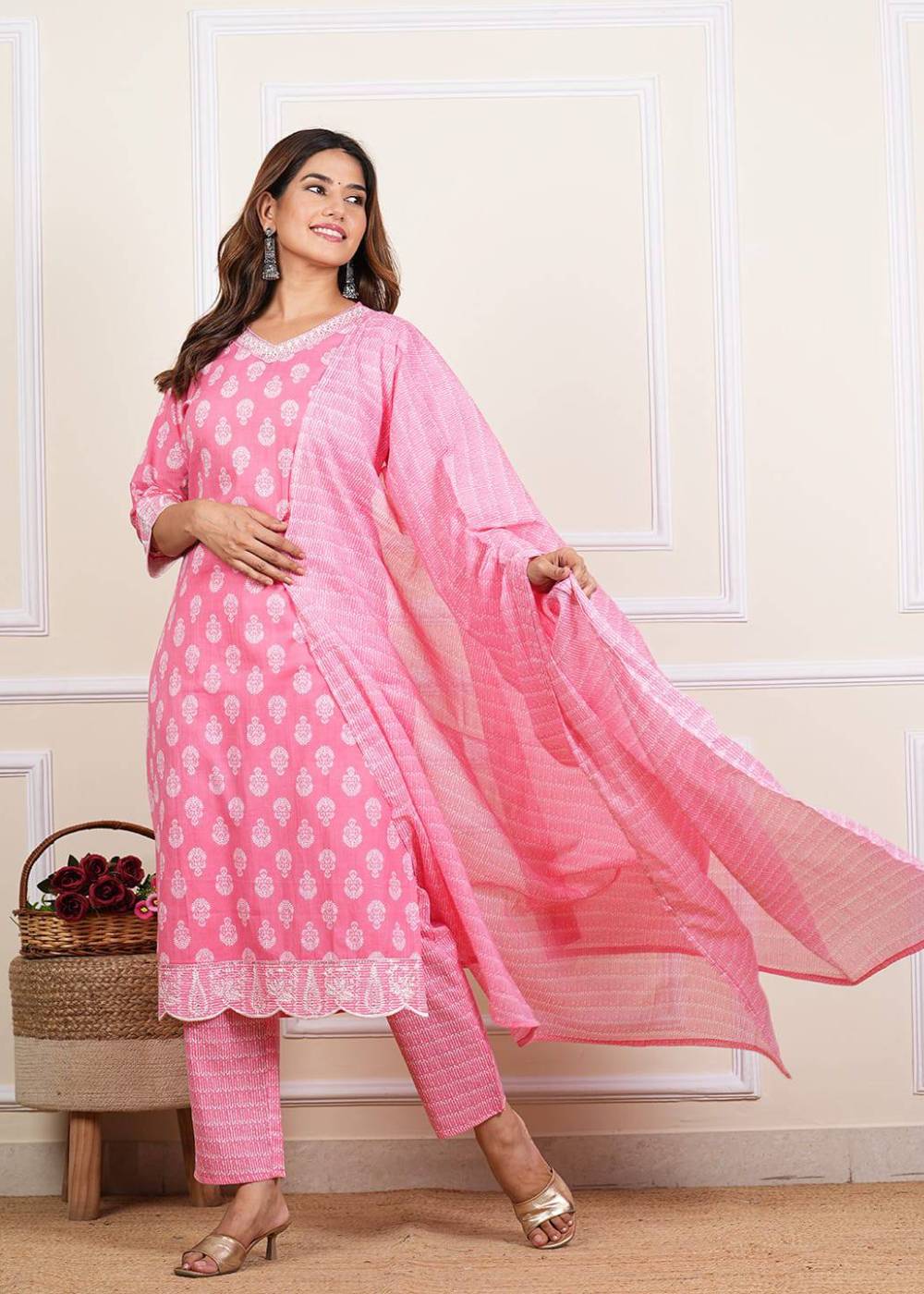 Women's Chic Pink Floral Kurta Set