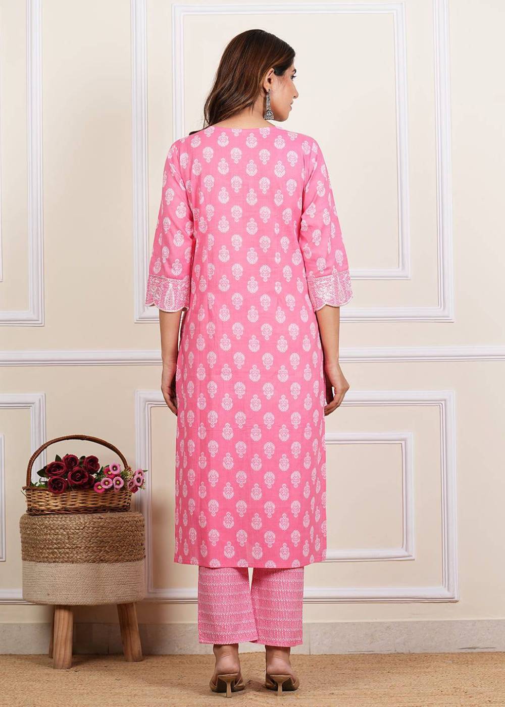 Women's Chic Pink Floral Kurta Set