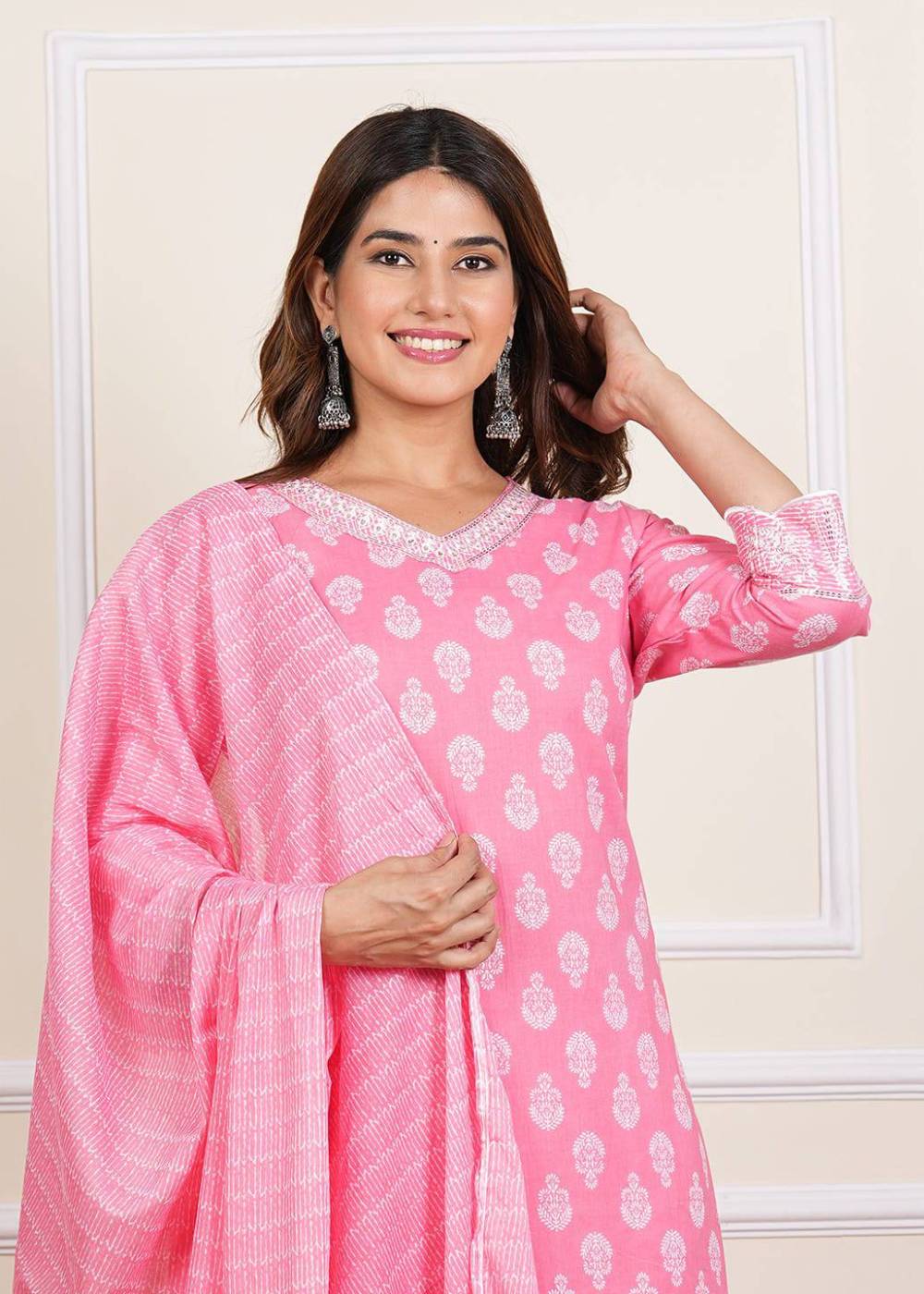 Women's Chic Pink Floral Kurta Set